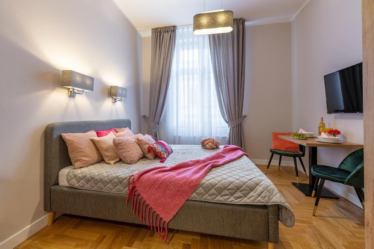 Centre Apartments-Old Town Краков Экстерьер фото