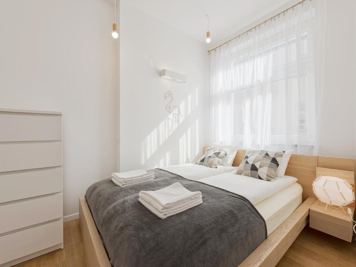 Centre Apartments-Old Town Краков Экстерьер фото